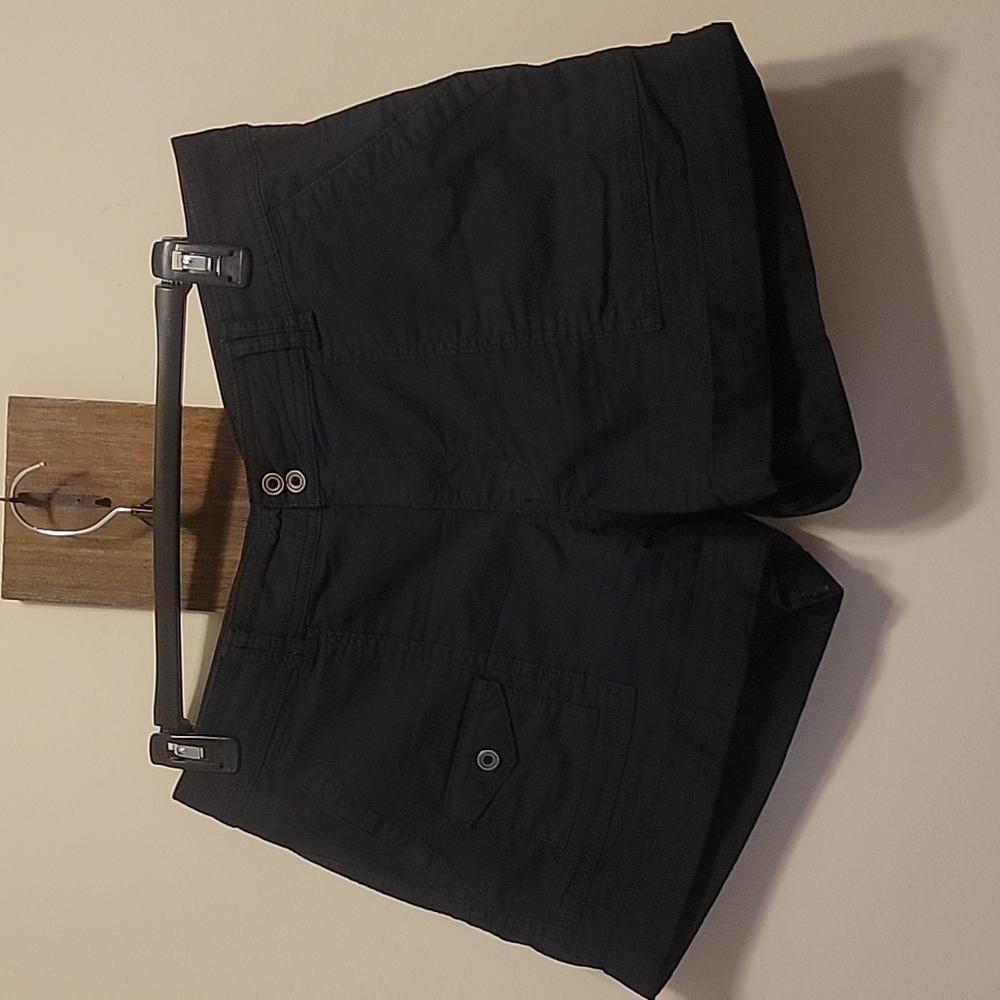 Time and Tru Size 14 Black Cargo Shorts